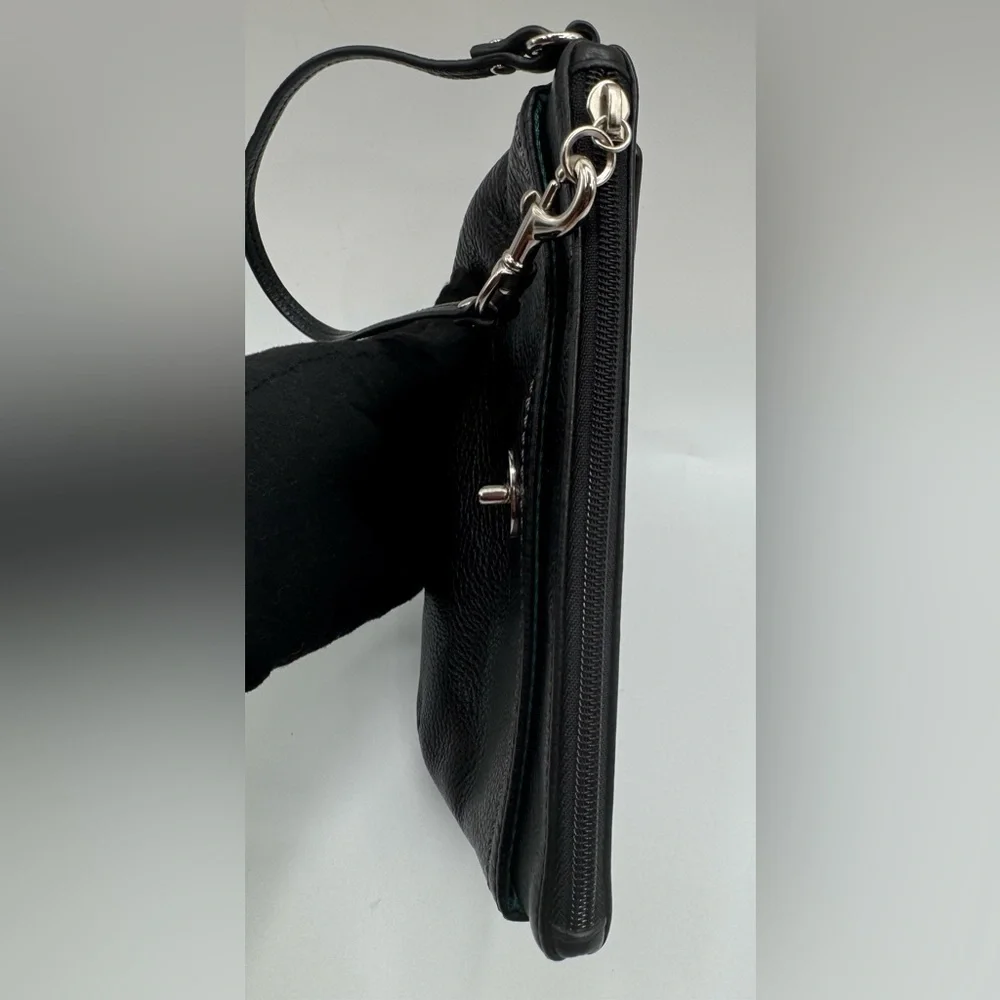 Coach Black Leather Turn lock Wristlet | Very Good Condition